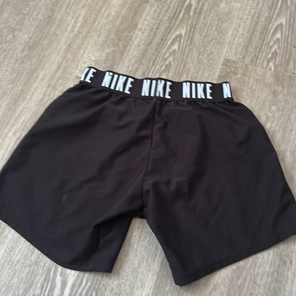 Nike Black Training Shorts - Picture 2 of 3